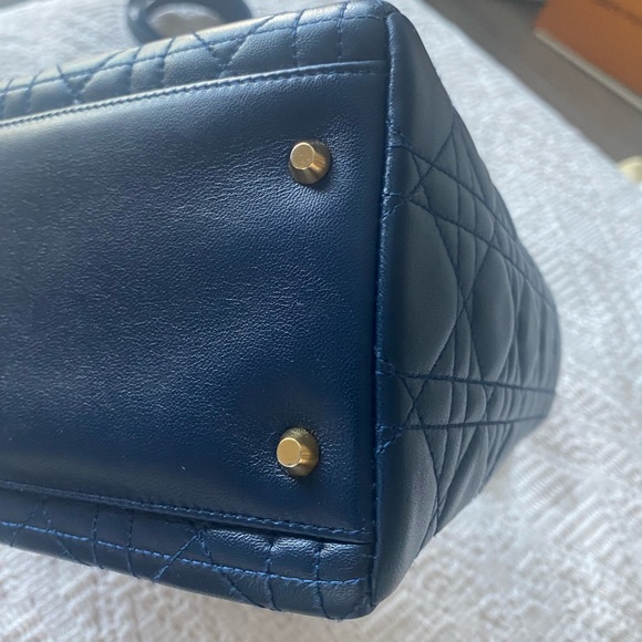 ❤️SOLD❤️Authentic Vintage Lady Dior in Cannage Lambskin leather in Navy w GHW - Picture 7 of 15